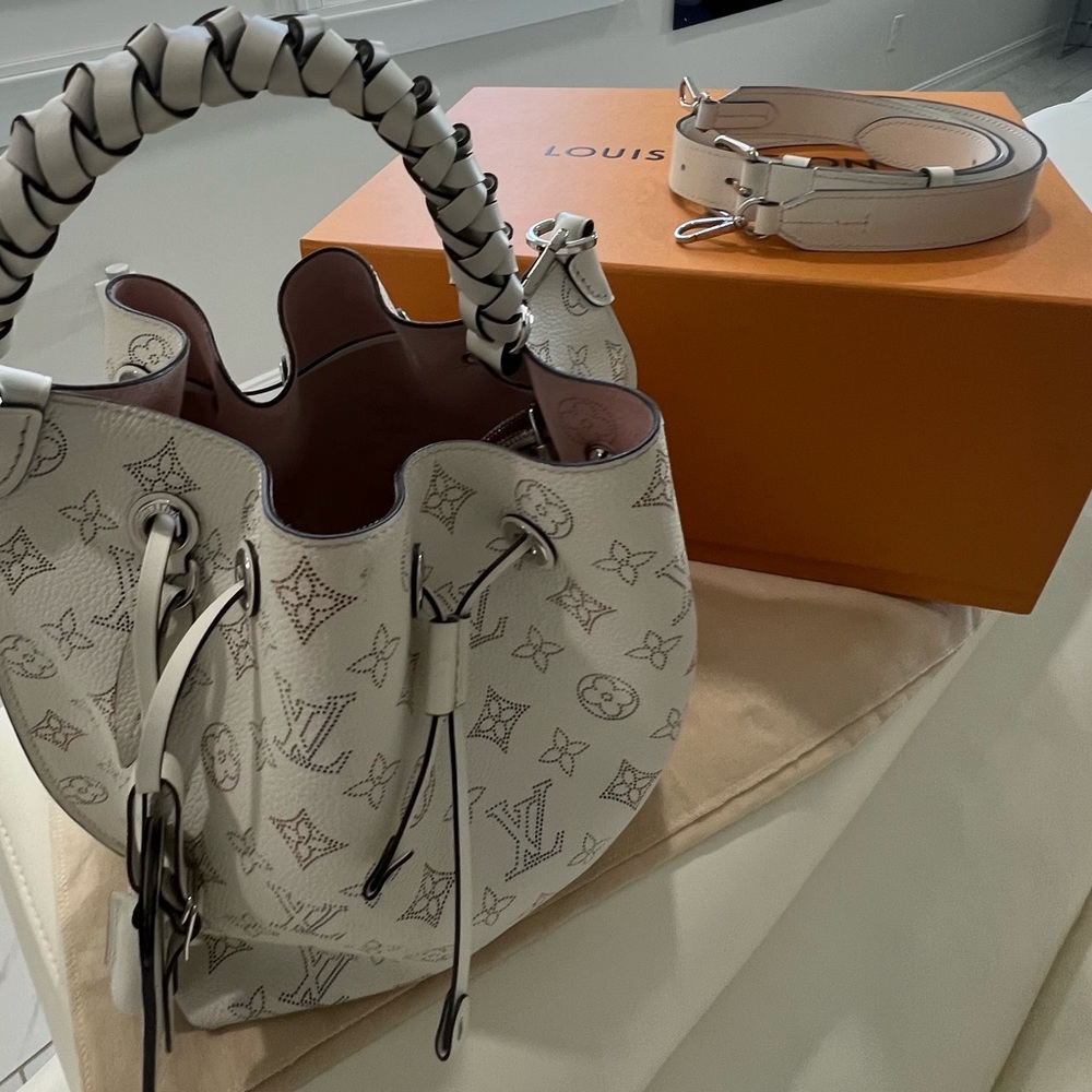 MURIA Louis Vuitton